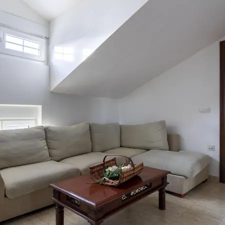 Tatil Evi Stunning Holiday In Cutiellos With Garden